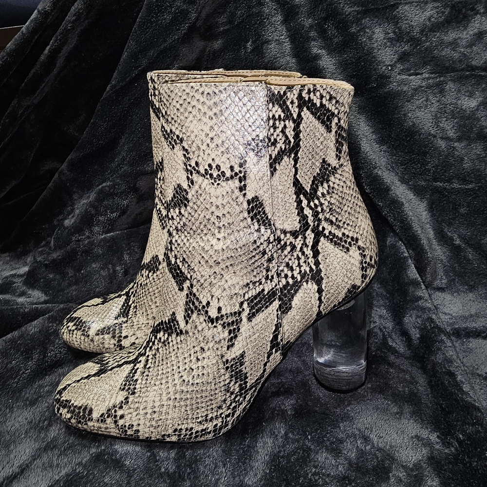 Schutz Snakeskin Leather Ankle Boots Clear Heel Zip Women's
9B
